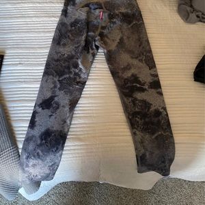 Hard tail yoga pants